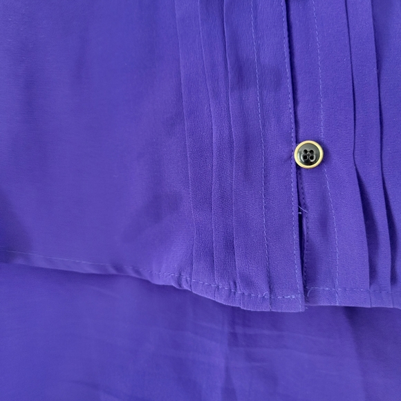 Anthropologie Yumi Kim 100% silk blue roll tab sleeve button down pleated top S - Picture 3 of 7